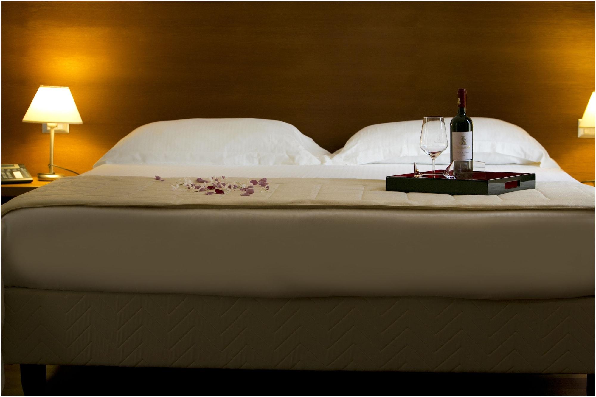 Hotel Tiziano Trapani Kültér fotó