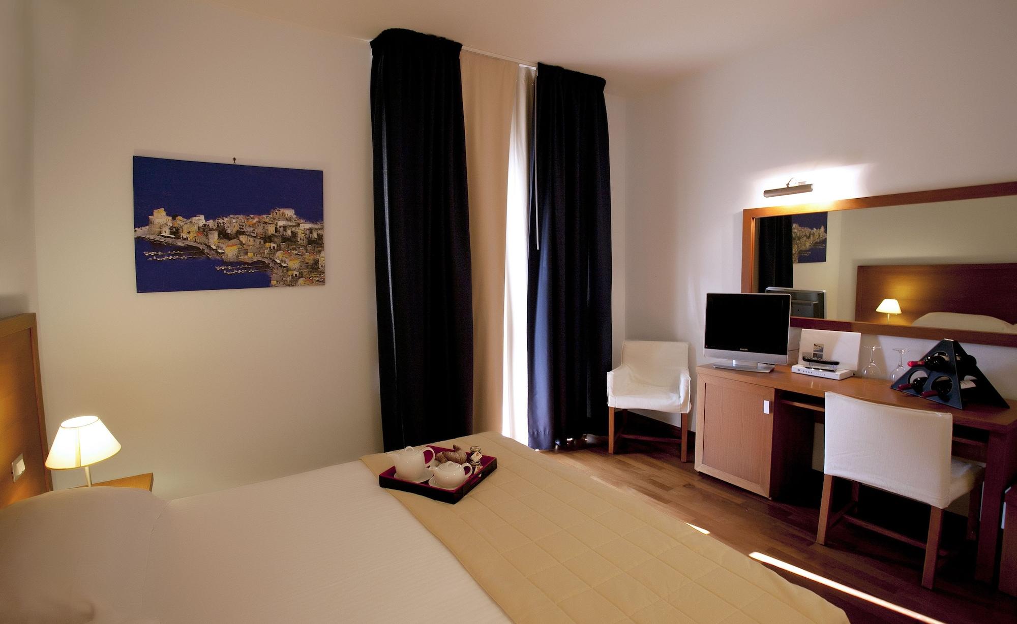 Hotel Tiziano Trapani Kültér fotó