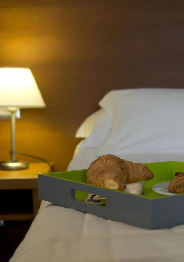 Hotel Tiziano Trapani Kültér fotó
